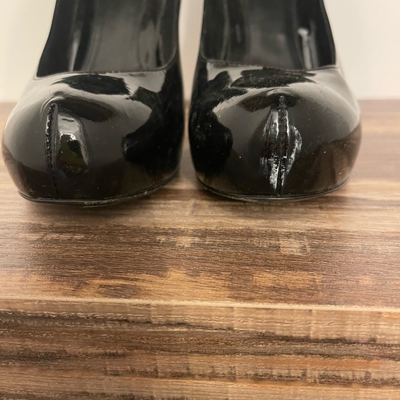 Fendi Logo Patent Leather stacked heels - Picture 3 of 4